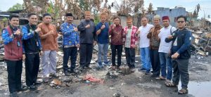 Foto Bersama KKSS INHIL di lokasi Kebakaran Reteh