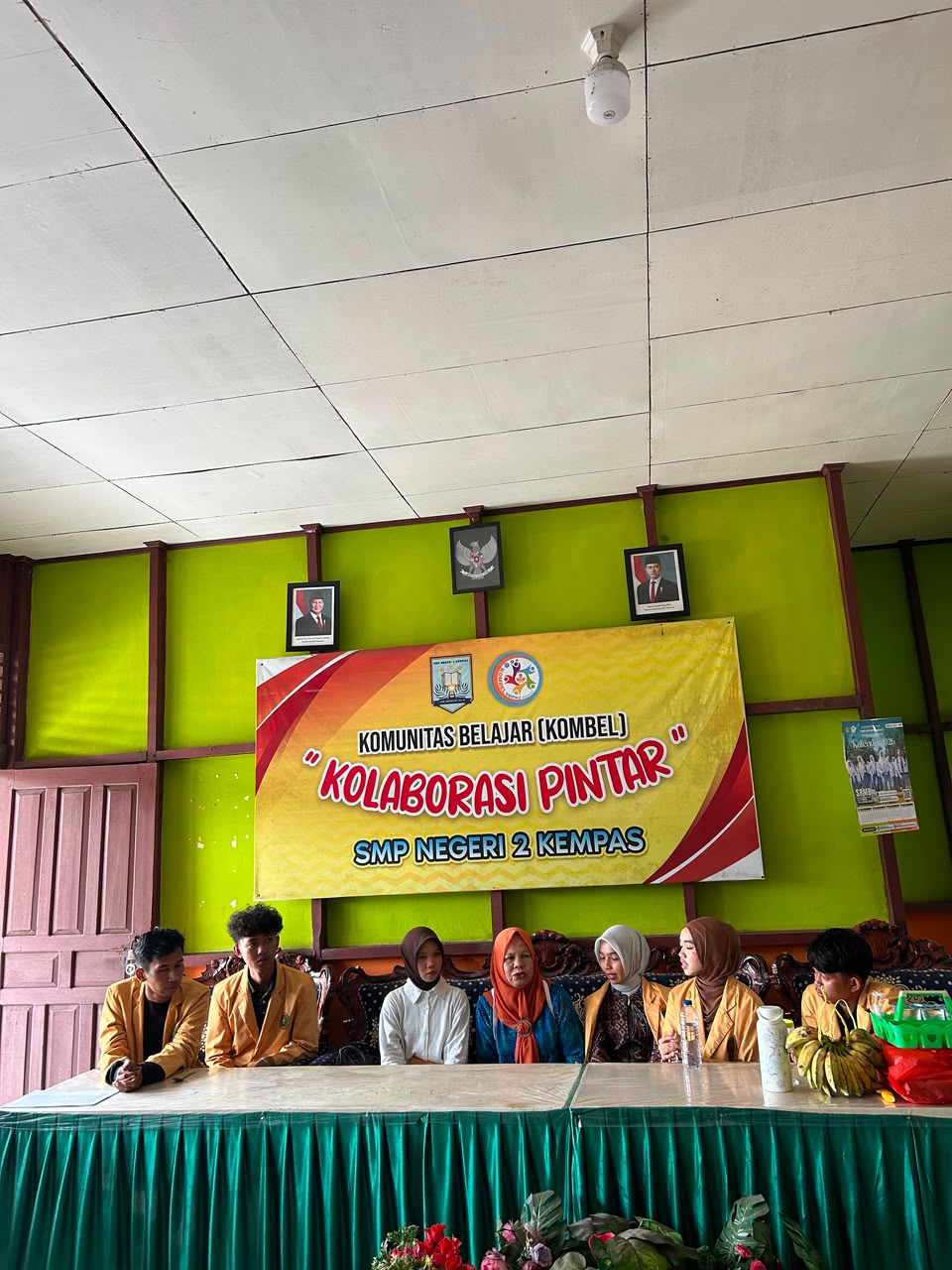 Mahasiswa KKN Bayas Jaya UNISI ikut serta dalam kegiatan MPLS Di SMPN 2 Kempas
